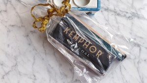 Cepillo de bambú y pasta de carbón activo de Kemphor - Beauty Christmas 2019