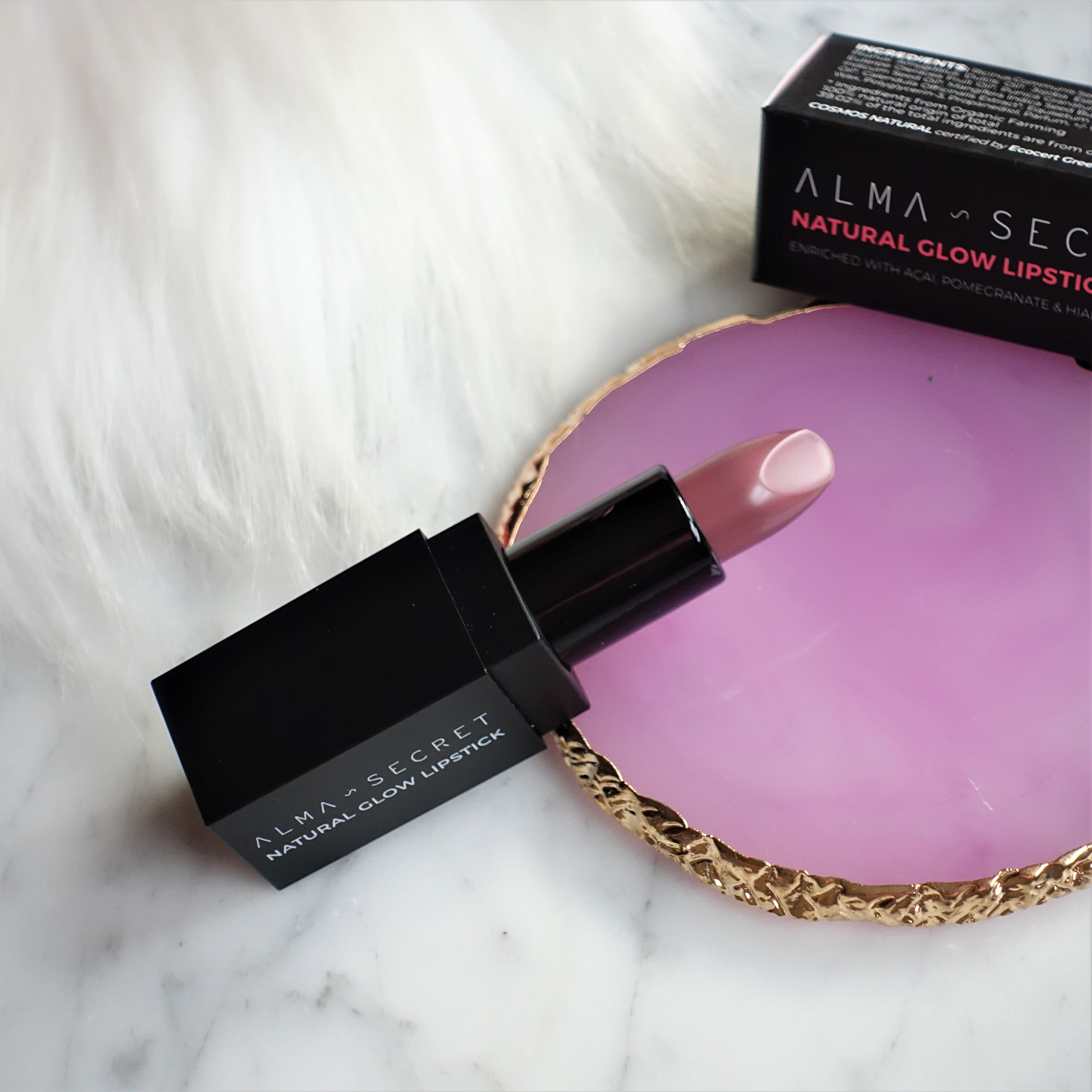 Labiales Natural Glow Lipstick de Alma Secret en 'Plum Chocolat' (Evento #YBB8ED de Girl Power Team)