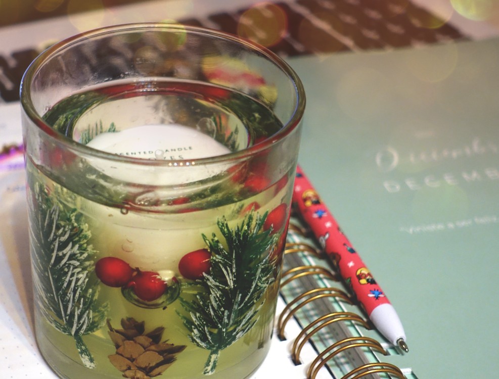 Blogmas Day 1: Christmas Candle from Primark (2020)