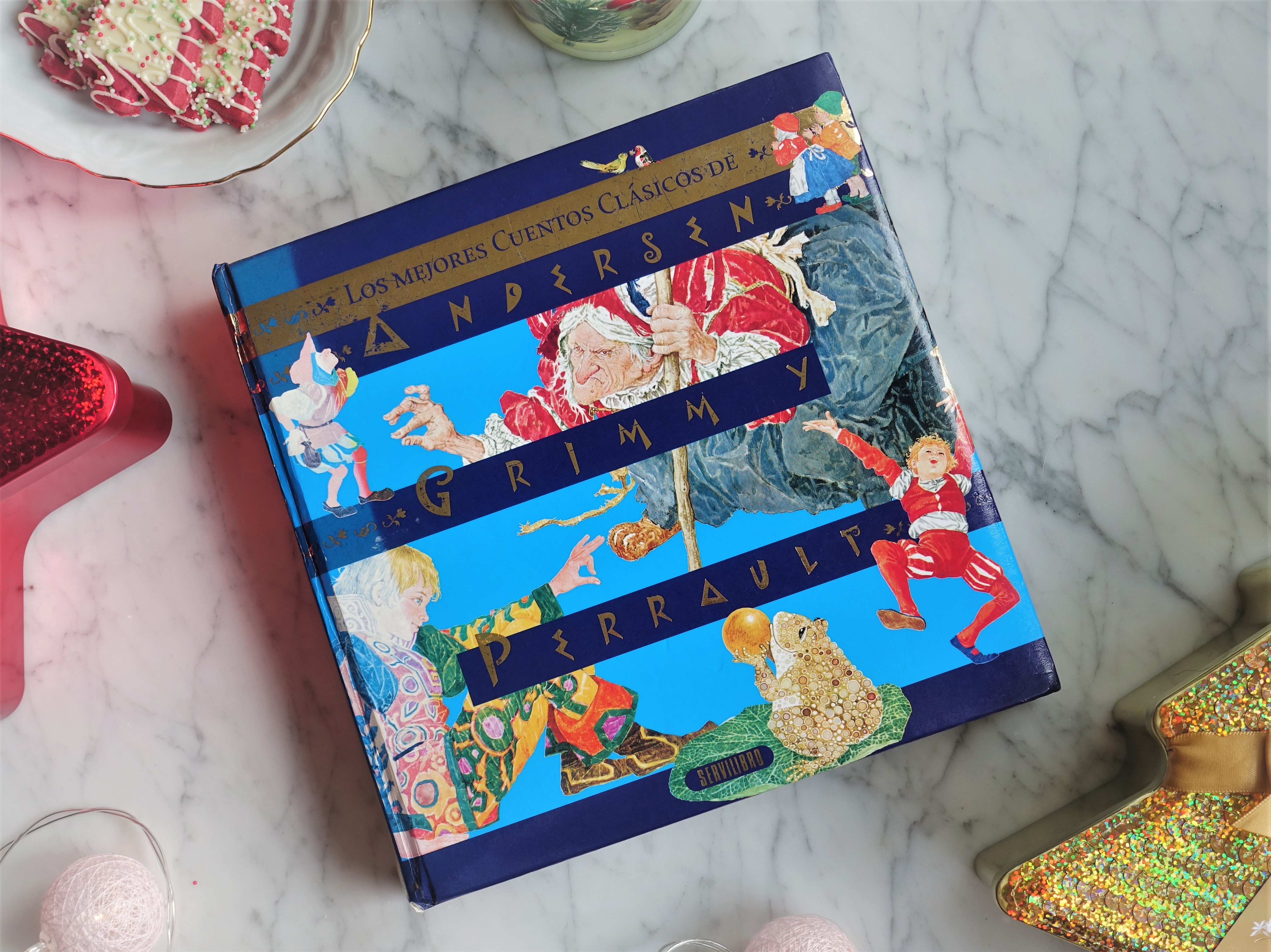 Blogmas Day 3: Favorite Christmas Book