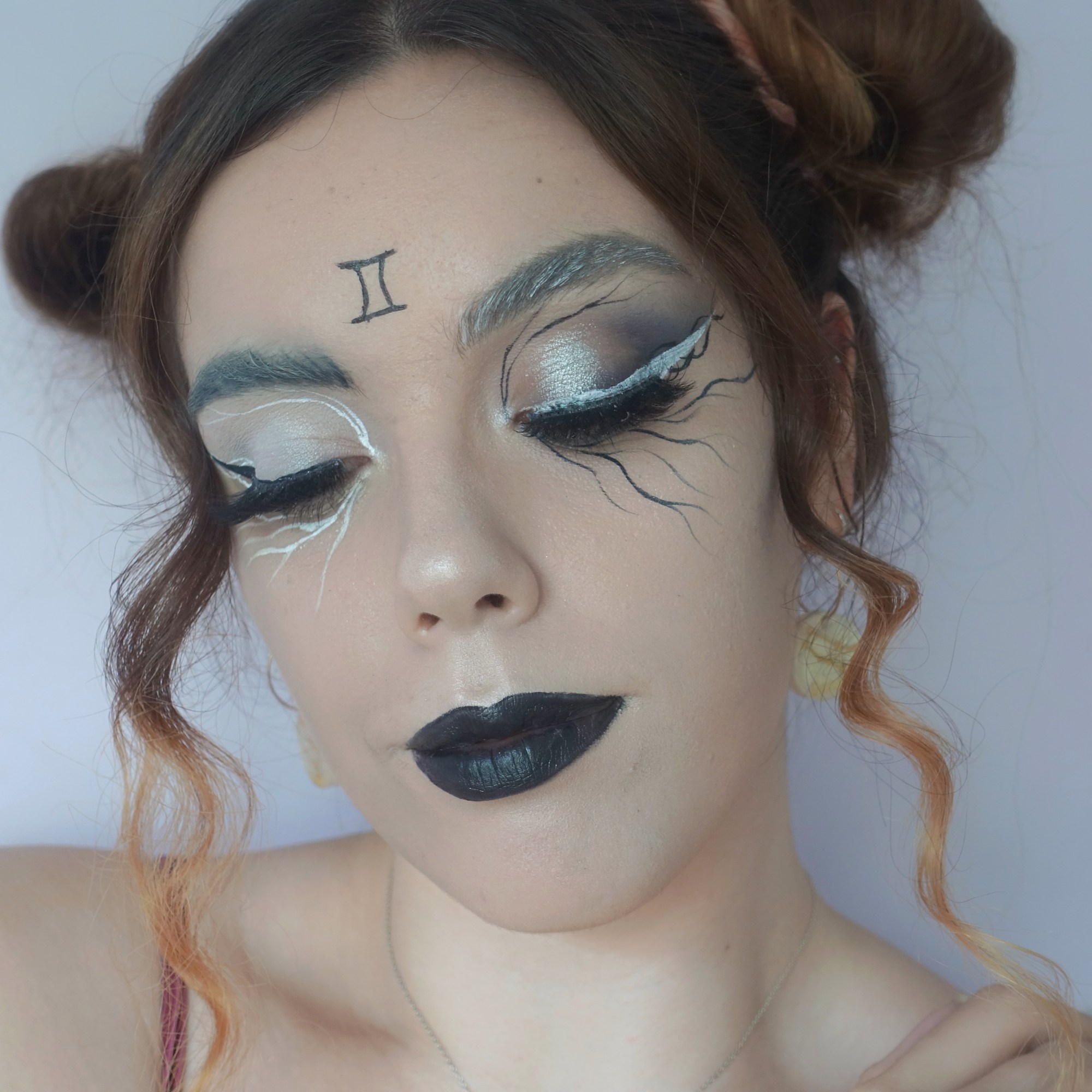 Gemini Makeup Look - using Lash Dupe Split Cake Liner Palette