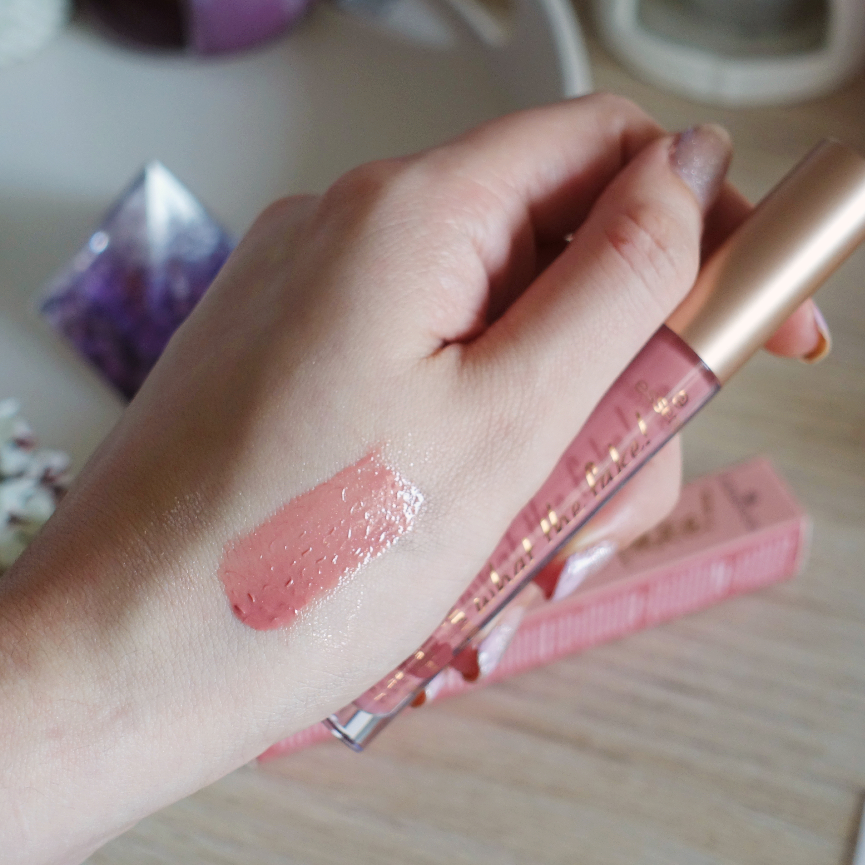 essence - Brillo de labios voluminizador What The Fake! - 02: oh my nude!