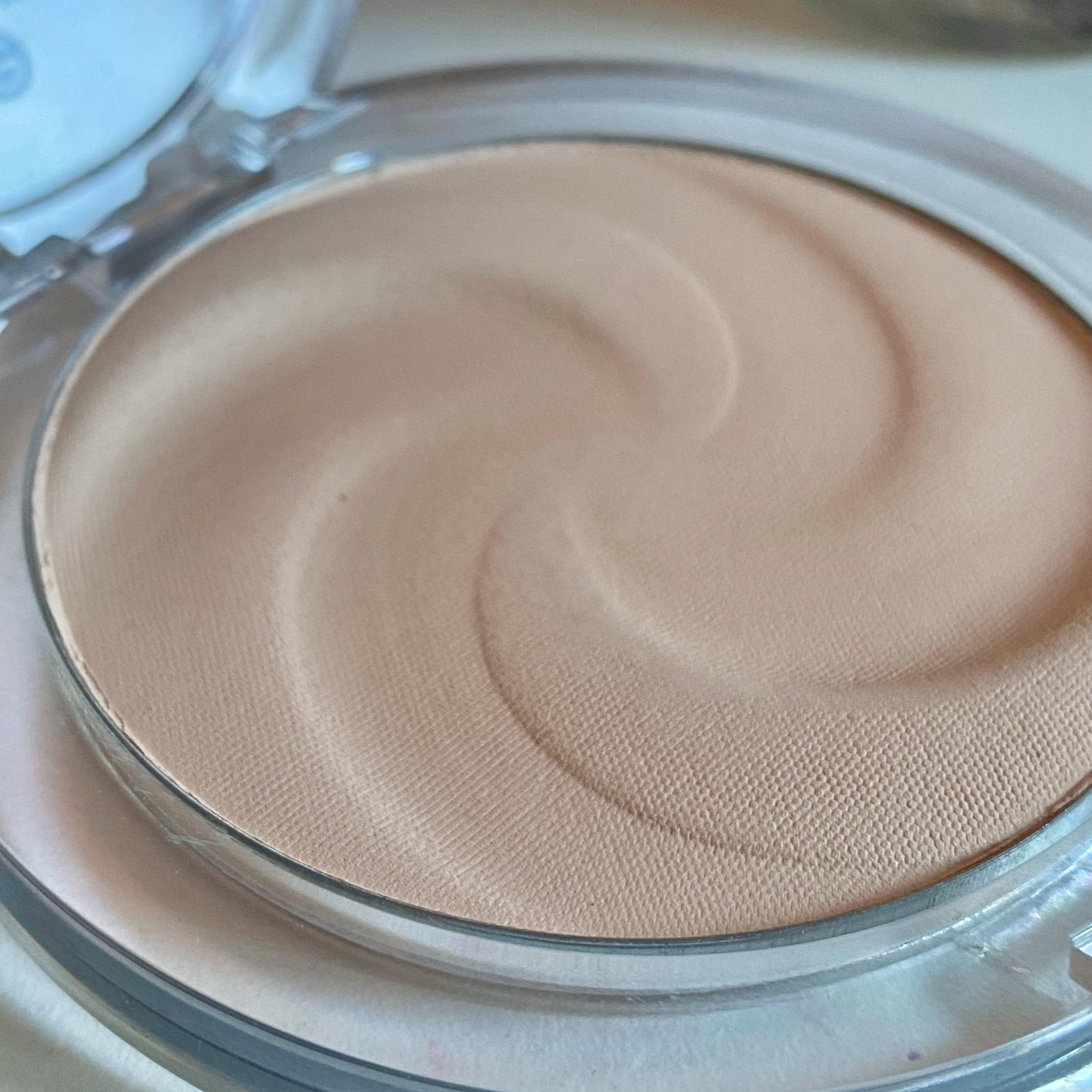 essence's mattifying compact powder